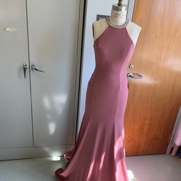 Prom/formal/gala/homecoming gown - Picture 1 of 4